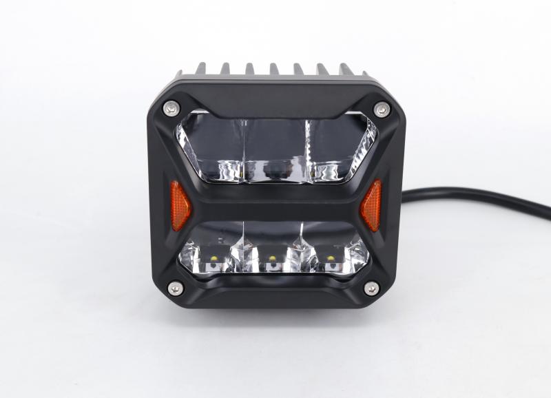 FARO DE LED UNIVERSAL CUADRADO 4 COLOR BLANCO CON GIROS AMBAR - 60 WATTS - 6 CHIP OSRAM P9 - 12V/24V